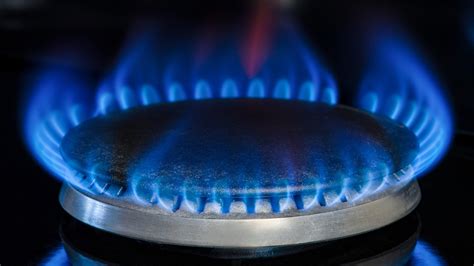 what color is gas stove flame